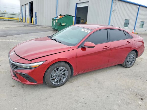 2024 HYUNDAI ELANTRA