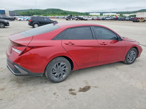 2024 HYUNDAI ELANTRA