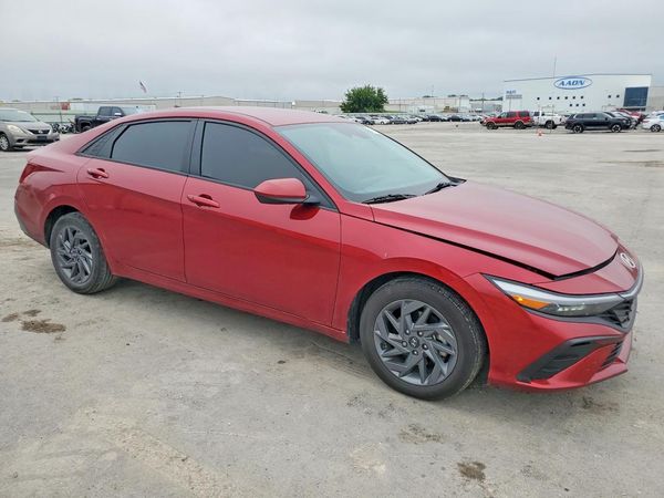 2024 HYUNDAI ELANTRA