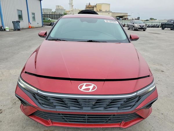 2024 HYUNDAI ELANTRA