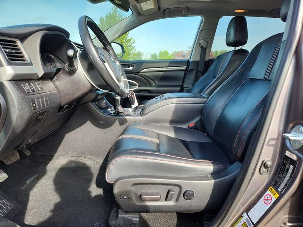 2019 TOYOTA HIGHLANDER SE/XLE