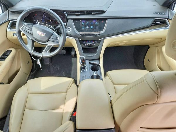 2017 CADILLAC XT5 Base