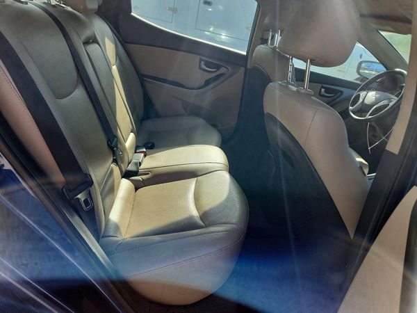 2015 HYUNDAI ELANTRA GLS(Middle)