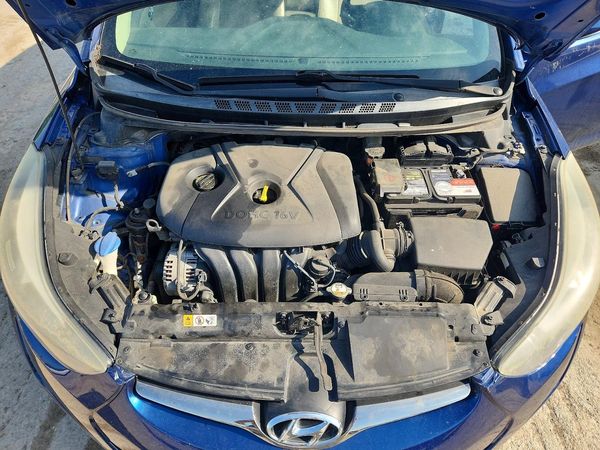 2015 HYUNDAI ELANTRA GLS(Middle)