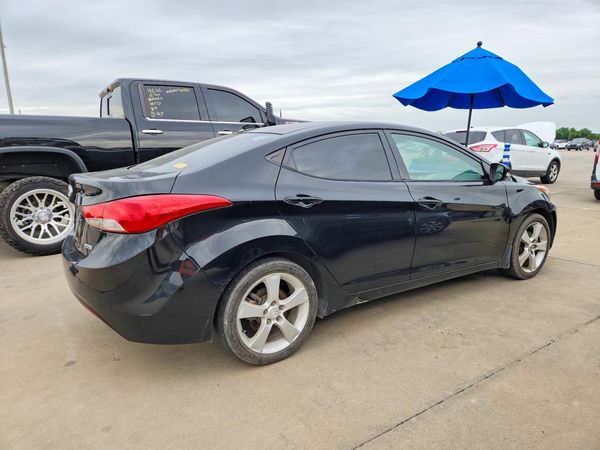 2013 HYUNDAI ELANTRA