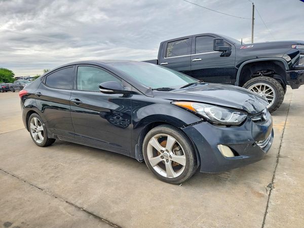 2013 HYUNDAI ELANTRA