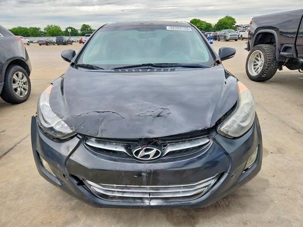 2013 HYUNDAI ELANTRA