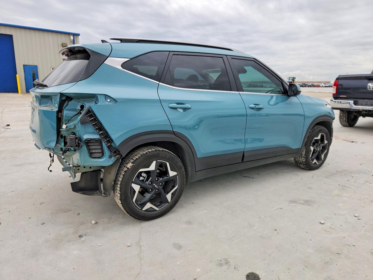 2025 KIA SELTOS EX