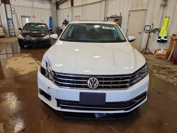 2018 VOLKSWAGEN PASSAT