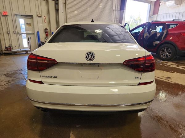 2018 VOLKSWAGEN PASSAT