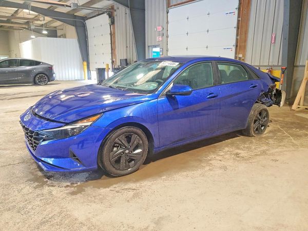 2022 HYUNDAI ELANTRA SEL