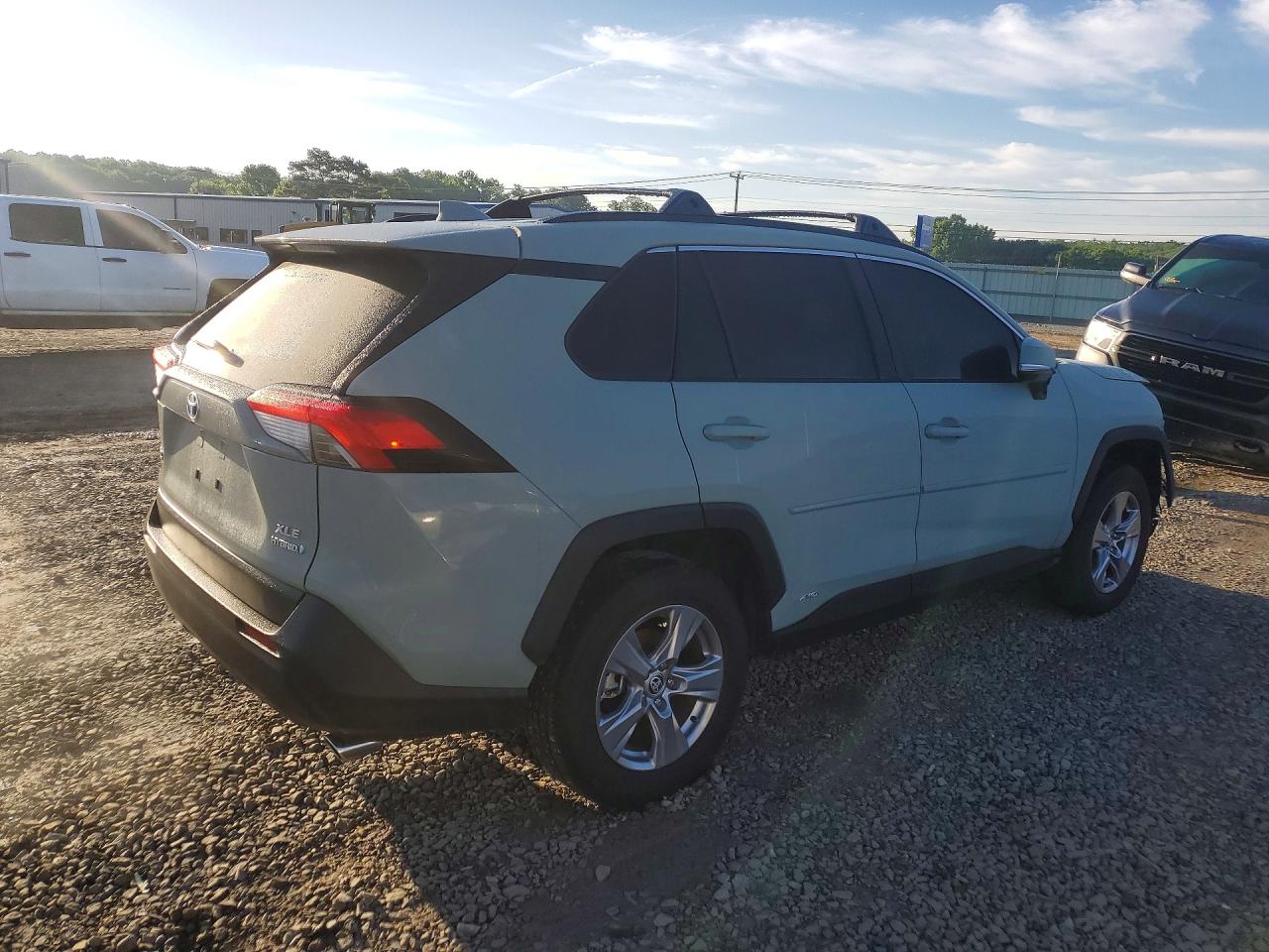 2022 TOYOTA RAV4 XLE