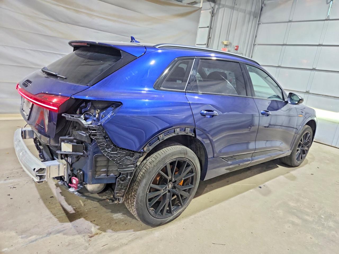 2022 AUDI E-TRON quattro Chronos