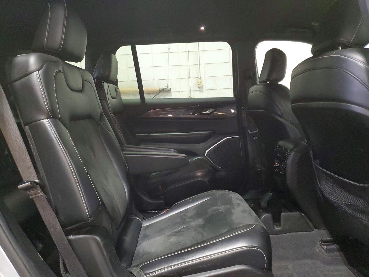 2021 JEEP GRAND CHEROKEE L LAREDO 4X4