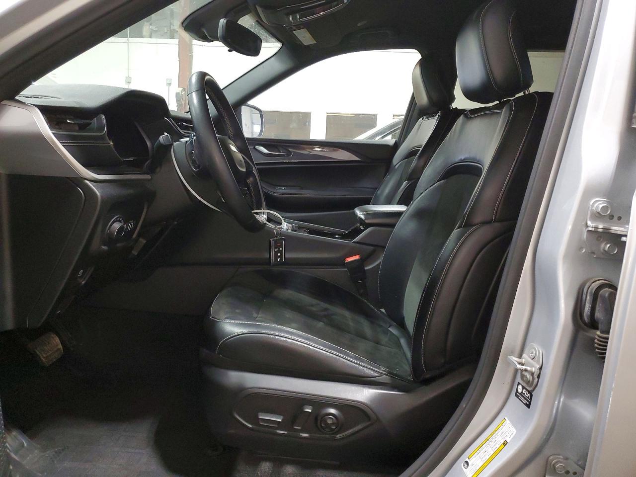 2021 JEEP GRAND CHEROKEE L LAREDO 4X4