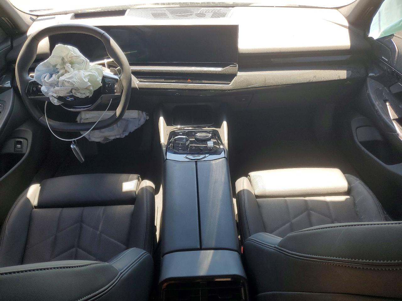 2024 BMW 530
