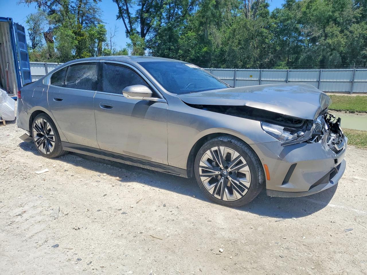 2024 BMW 530