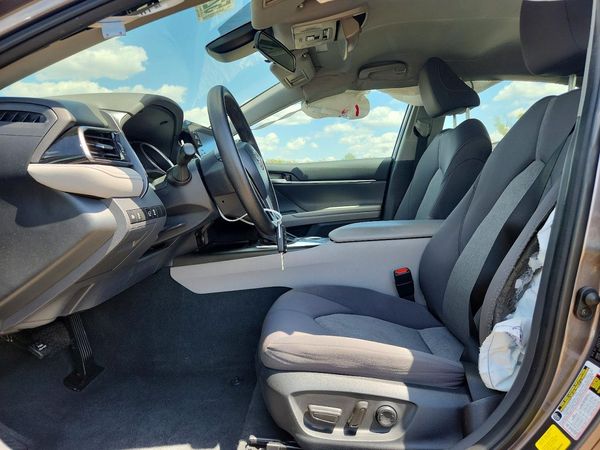 2023 TOYOTA CAMRY LE — DENT