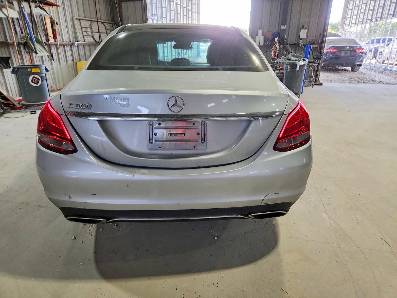 2016 MERCEDES-BENZ C C300