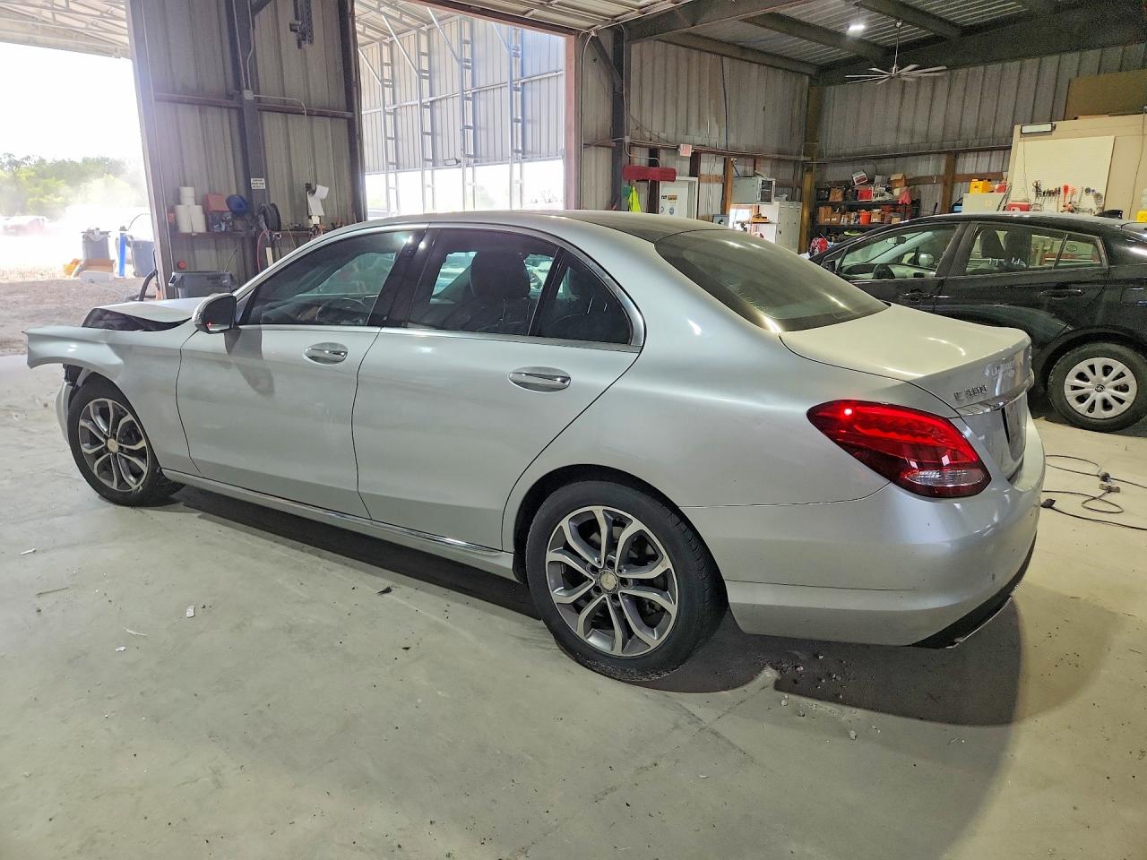 2016 MERCEDES-BENZ C C300