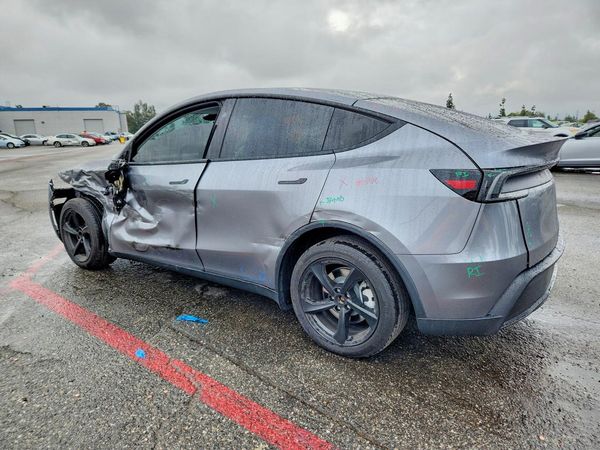 2026 TESLA MODEL Y