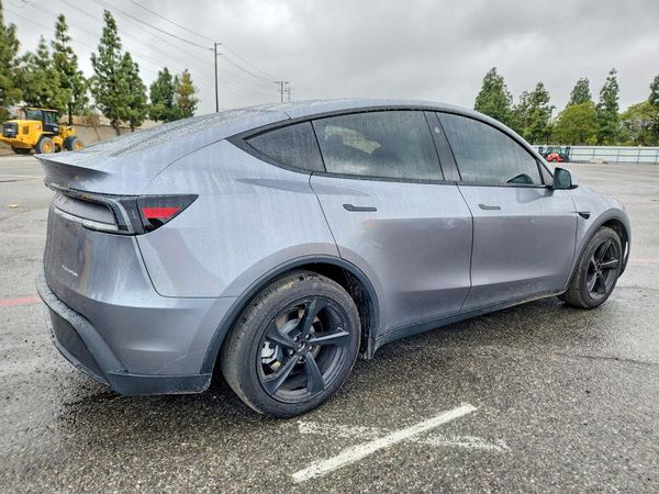 2026 TESLA MODEL Y