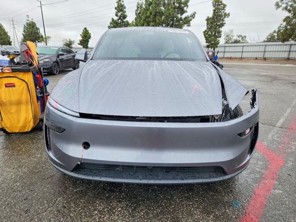 2026 TESLA MODEL Y