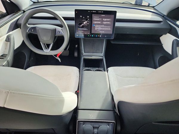2026 TESLA MODEL Y