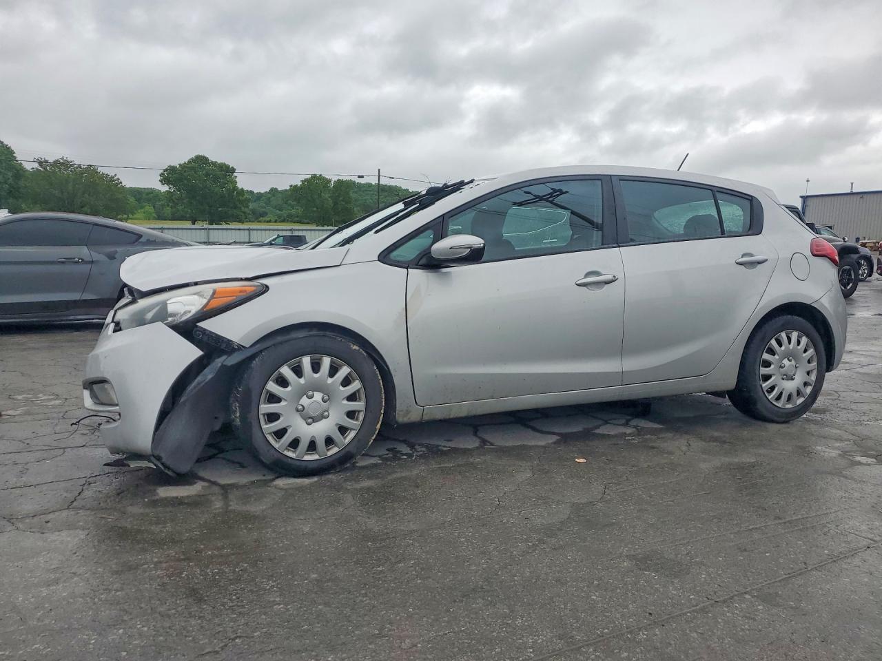 2016 KIA FORTE GL (Middle-Low Grade)