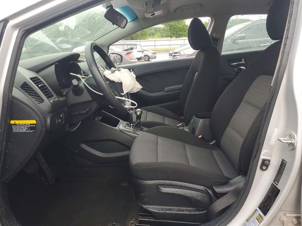 2016 KIA FORTE GL (Middle-Low Grade)