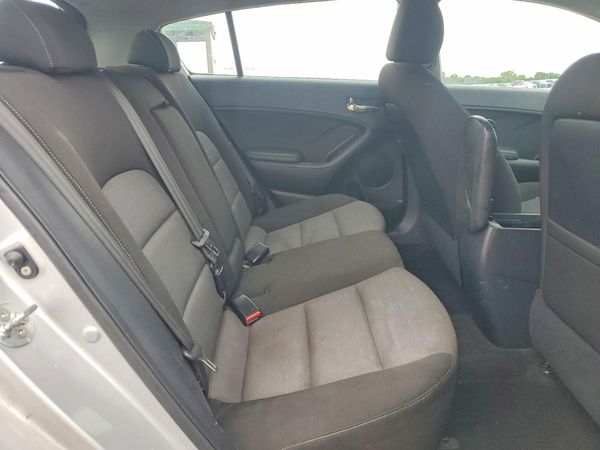 2016 KIA FORTE GL (Middle-Low Grade)