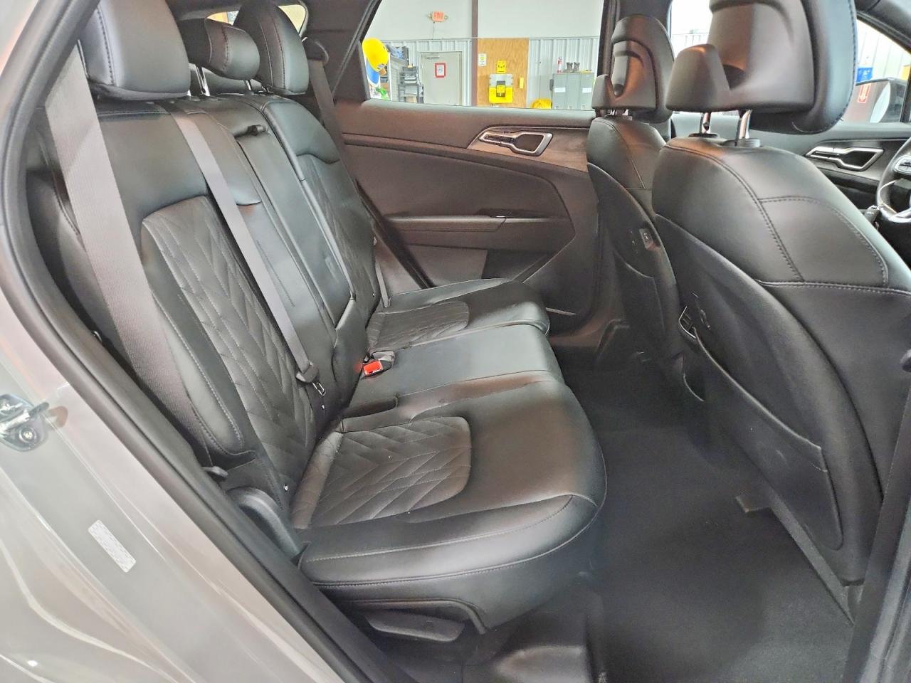 2025 KIA SPORTAGE X-LINE
