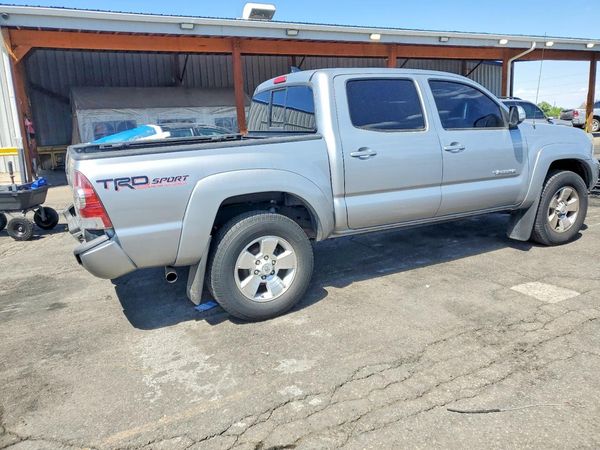 2015 TOYOTA TACOMA Delux Grade