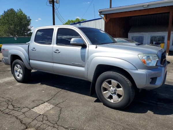 2015 TOYOTA TACOMA Delux Grade