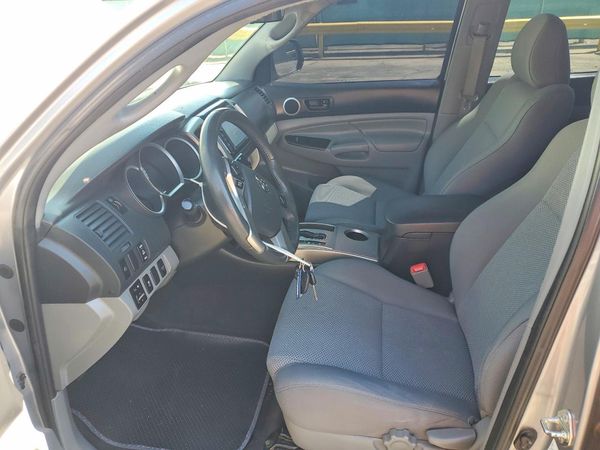 2015 TOYOTA TACOMA Delux Grade