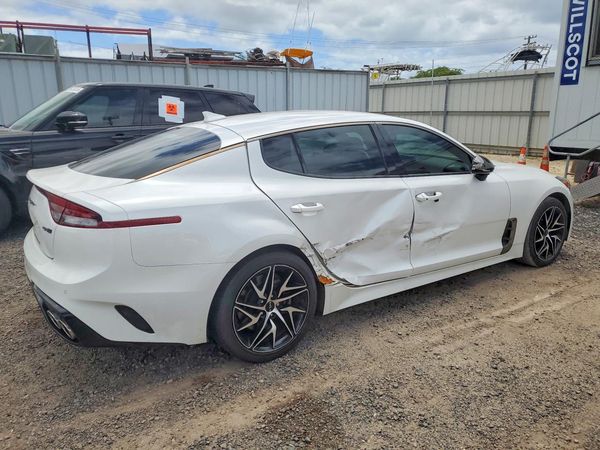 2022 KIA STINGER