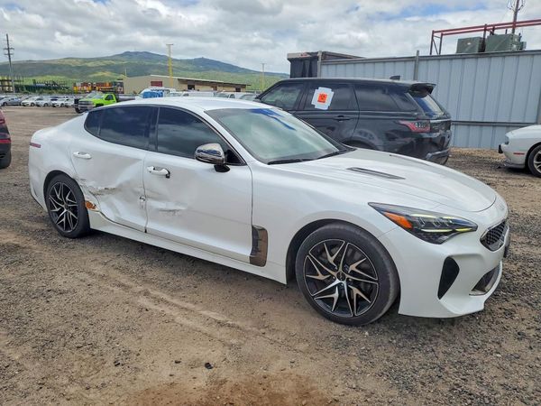2022 KIA STINGER