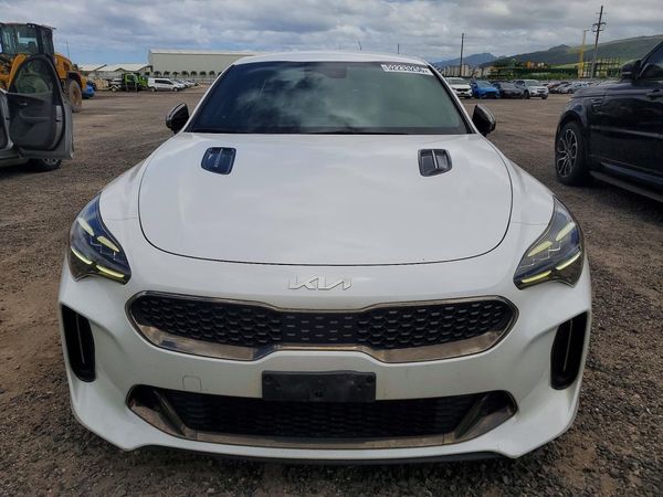 2022 KIA STINGER