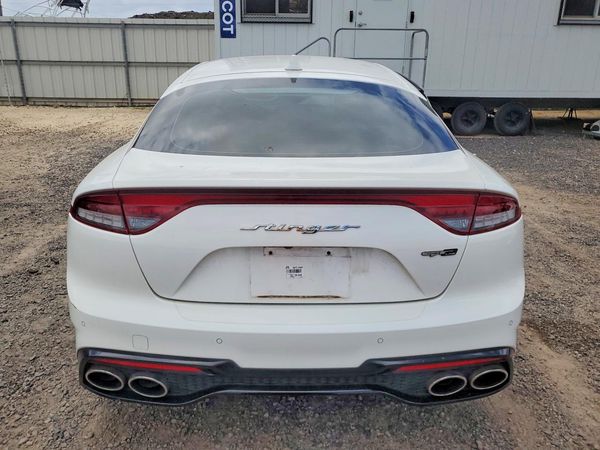 2022 KIA STINGER