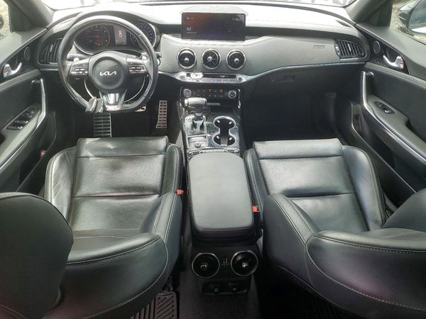 2022 KIA STINGER