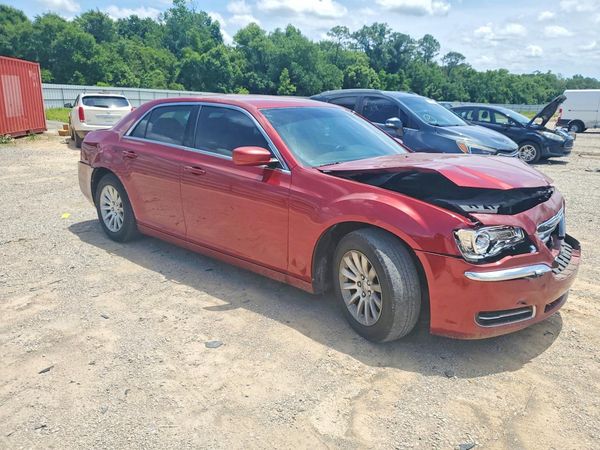 2014 CHRYSLER 300 — Passenger 3/4