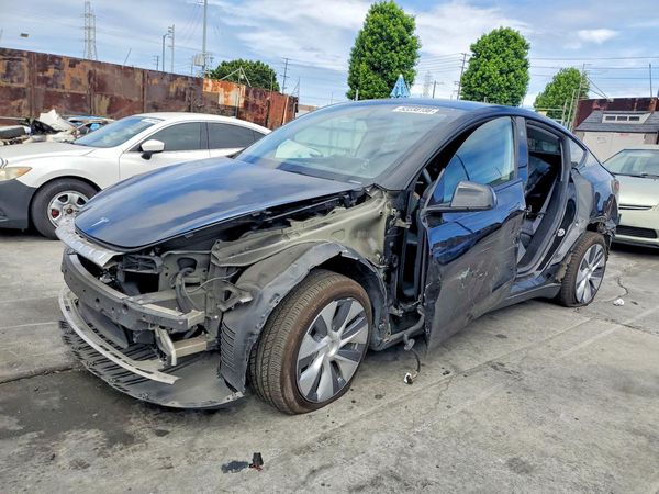 2024 TESLA MODEL Y