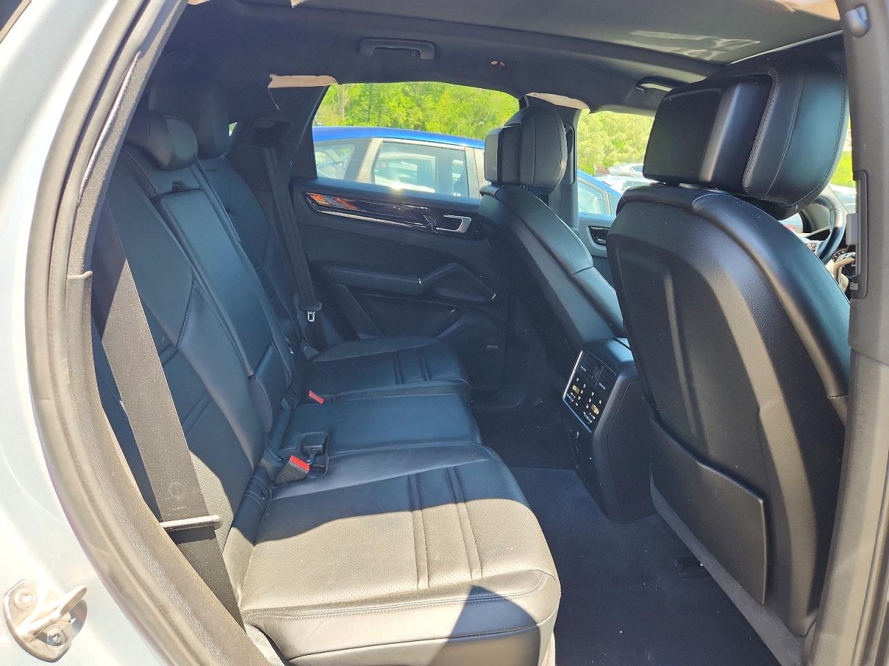 2021 PORSCHE CAYENNE