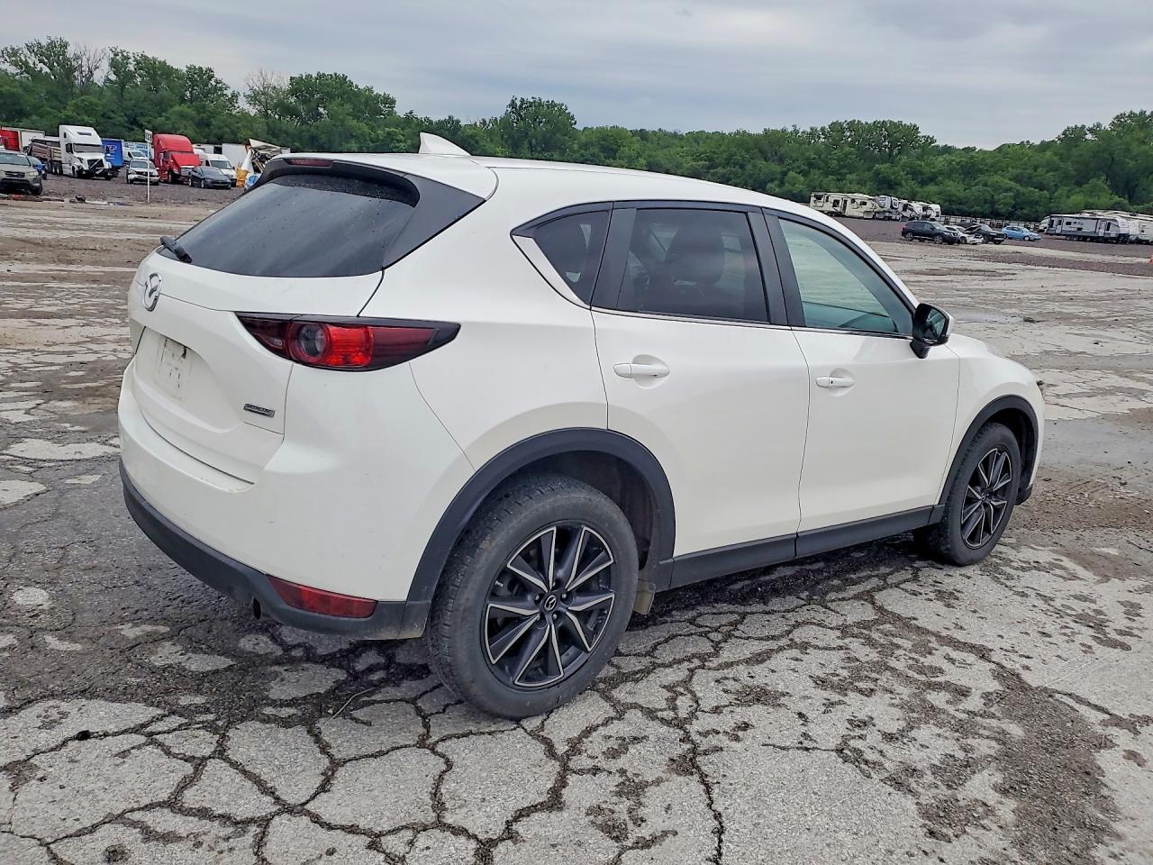 2018 MAZDA CX-5 Touring