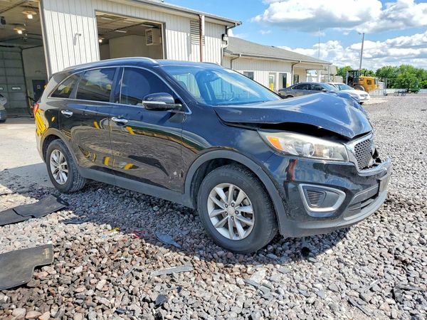 2016 KIA SORENTO L / LX