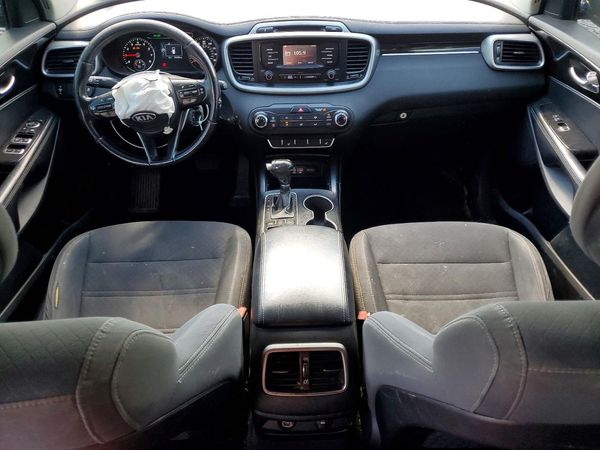 2016 KIA SORENTO L / LX