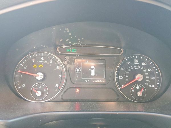 2016 KIA SORENTO L / LX
