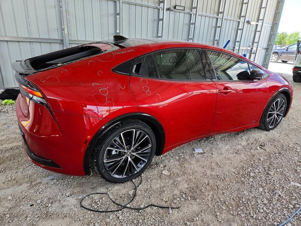 2024 TOYOTA PRIUS