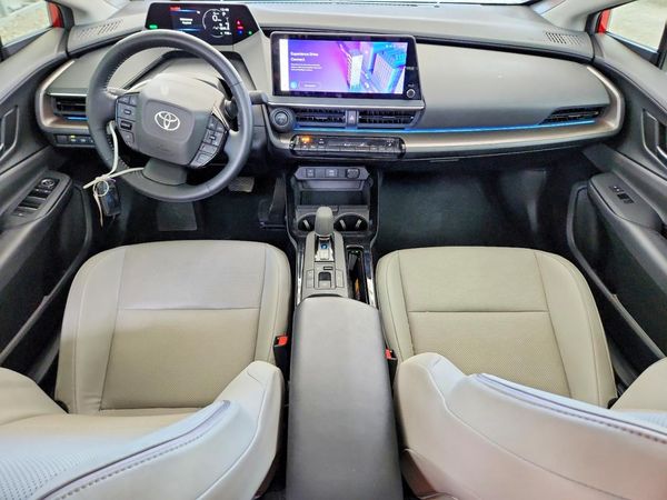 2024 TOYOTA PRIUS