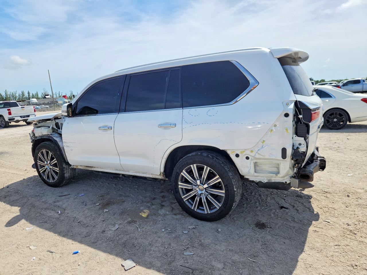 2017 LEXUS LX 570